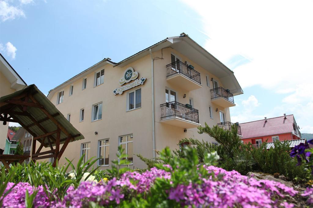 Hotel Edelweiss Polyana  Exterior foto